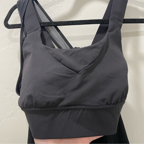 Lululemon Super Sport Tank Black Women's 6 V Neck Fitted Tank & Bra Activewear - Picture 13 of 14